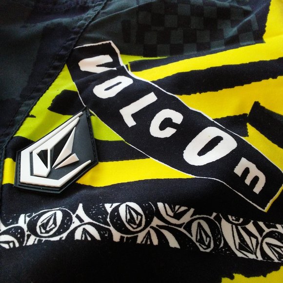 Volcom Boardshorts - Picture 5 of 9